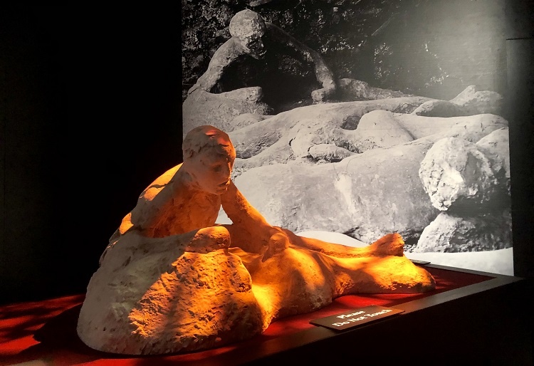 A bodycast from Pompeii- The Exhibition_photo by Sally Quinn
